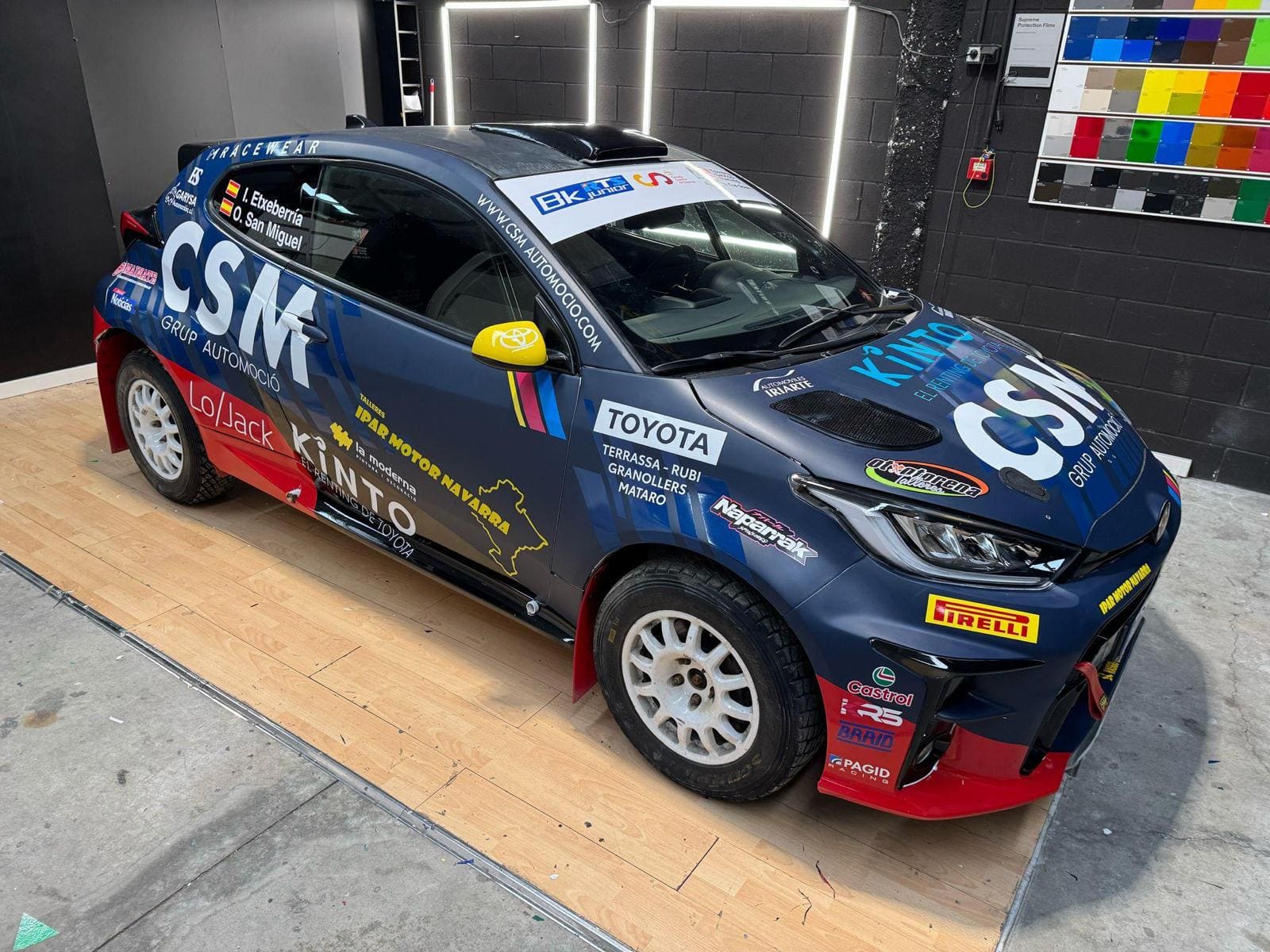 Mikel Etxeberria - Colocación de Patrocinadores 3